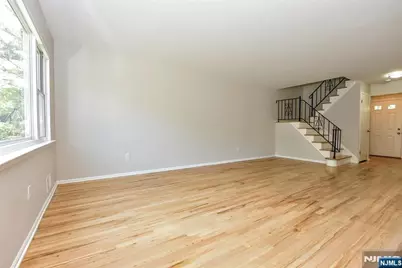 33 Millar Court A #A, Paramus, NJ 07462 - Photo 7