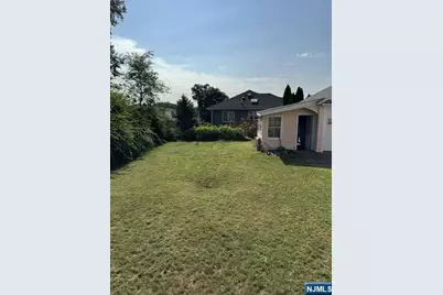 429 Macarthur Avenue, Garfield, NJ 07026 - Photo 11