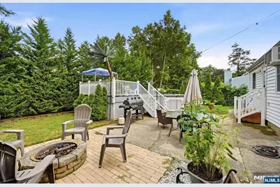 1053 Carnation Drive, New Milford, NJ 07646 - Photo 27