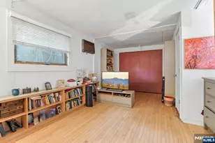 6 Old Wood Rd, Edgewater, NJ 07020 - Photo 5