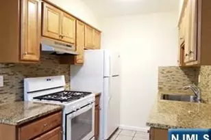 280 Undercliff Ave 2, Edgewater, NJ 07020 - Photo 5