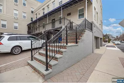 280 Undercliff Avenue 2 #2, Edgewater, NJ 07020 - Photo 3
