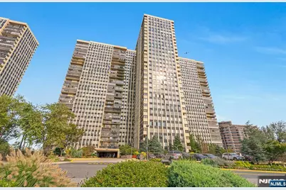 200 Winston Drive L18 #L18, Cliffside Park, NJ 07010 - Photo 1