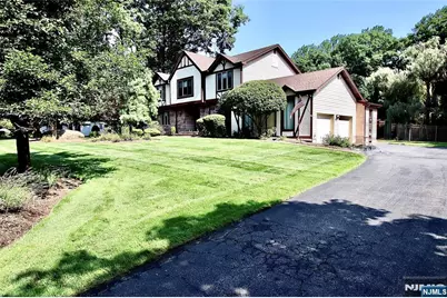 9 Watch Hill Road, Mahwah, NJ 07430 - Photo 3
