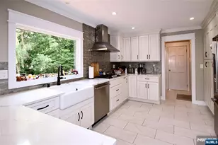 9 Watch Hill Rd, Mahwah, NJ 07430 - Photo 13