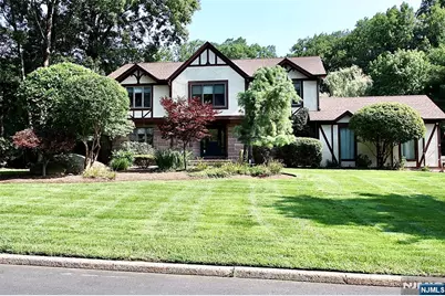 9 Watch Hill Road, Mahwah, NJ 07430 - Photo 1