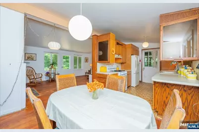 53 Old Wood Road, Morris Plains Borough, NJ 07950 - Photo 13