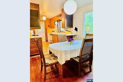 53 Old Wood Road, Morris Plains Borough, NJ 07950 - Photo 9