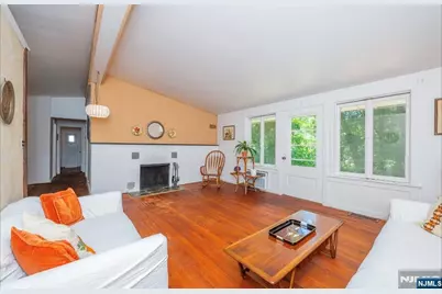 53 Old Wood Road, Morris Plains Borough, NJ 07950 - Photo 15