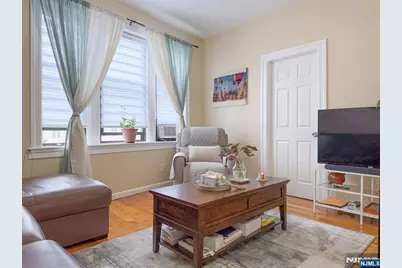 523-25 34th Street D1 #D1, Union City, NJ 07087 - Photo 5