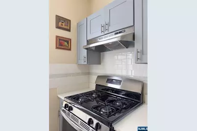 523-25 34th Street D1 #D1, Union City, NJ 07087 - Photo 9