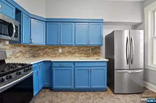 149 Wegman Pkwy, Jersey City, NJ 07305 - Photo 15
