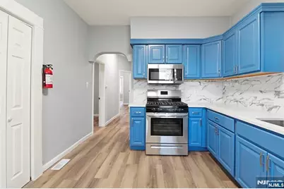 149 Wegman Parkway, Jersey City, NJ 07305 - Photo 3