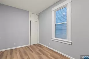 149 Wegman Pkwy, Jersey City, NJ 07305 - Photo 9