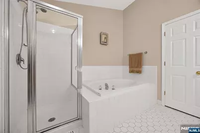 22 Pond Hollow Drive, Jefferson Township, NJ 07438 - Photo 27