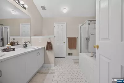 22 Pond Hollow Drive, Jefferson Township, NJ 07438 - Photo 25
