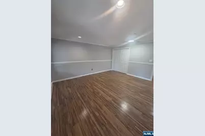 631 2nd Avenue 1st Floor #1st floor, Lyndhurst Township, NJ 07071 - Photo 9