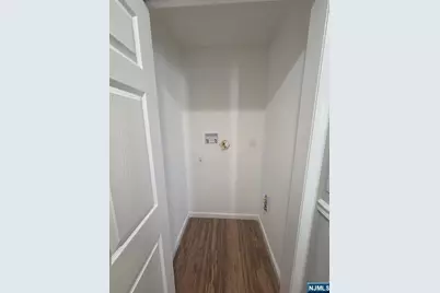 631 2nd Avenue 1st Floor #1st floor, Lyndhurst Township, NJ 07071 - Photo 5