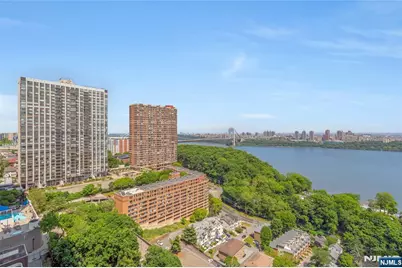 1530 Palisade Avenue 21C #21C, Fort Lee, NJ 07024 - Photo 3