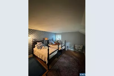 81 Grayson Place, Teaneck Township, NJ 07666 - Photo 17