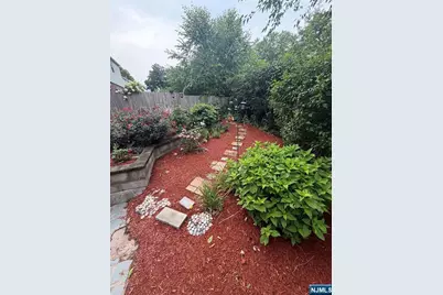 81 Grayson Place, Teaneck Township, NJ 07666 - Photo 11
