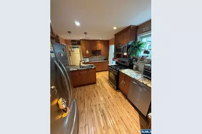 81 Grayson Place, Teaneck Township, NJ 07666 - Photo 7