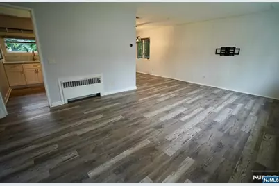 154 Jefferson Avenue, River Edge, NJ 07661 - Photo 3