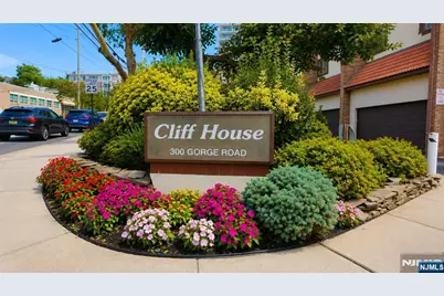 300 Gorge Road 53 #53, Cliffside Park, NJ 07010 - Photo 3