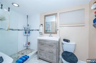 160 Mt Vernon St, Ridgefield Park, NJ 07660 - Photo 15