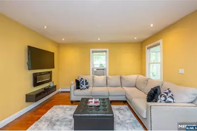 160 Mt Vernon Street, Ridgefield Park, NJ 07660 - Photo 3