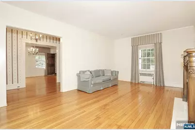 153 Glenwood Avenue, Leonia, NJ 07605 - Photo 9