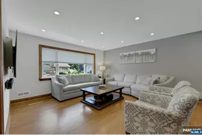 15-10 Mandon Place, Fair Lawn, NJ 07410 - Photo 5