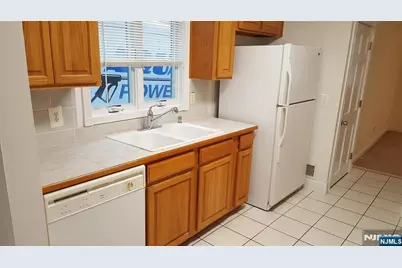 186 Elm Avenue 1st Fl #1st Fl, Teaneck Township, NJ 07666 - Photo 5