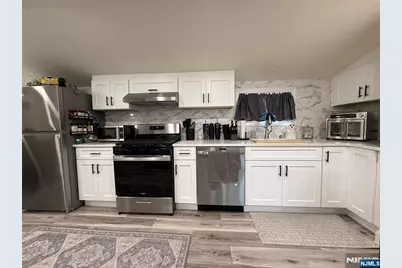 51 Echo Place 2nd Fl #2nd fl, Elmwood Park, NJ 07407 - Photo 15