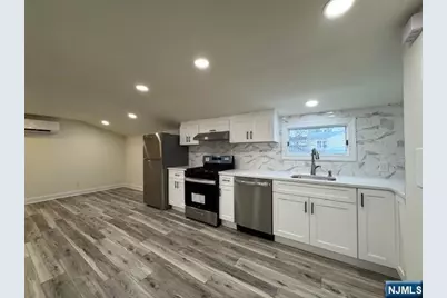 51 Echo Place 2nd Fl #2nd fl, Elmwood Park, NJ 07407 - Photo 17