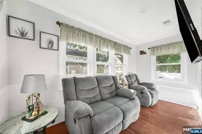 256 Van Buren Avenue, Teaneck Township, NJ 07666 - Photo 7