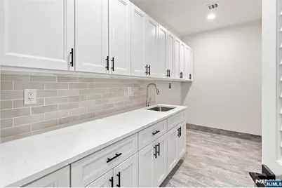 295 Georgian Drive, Paramus, NJ 07652 - Photo 41