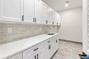 295 Georgian Dr, Paramus, NJ 07652 - Photo 41