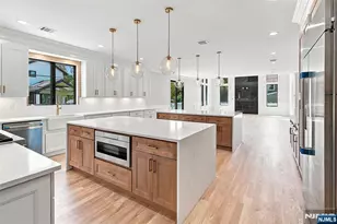 295 Georgian Dr, Paramus, NJ 07652 - Photo 13