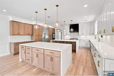 295 Georgian Drive, Paramus, NJ 07652 - Photo 11