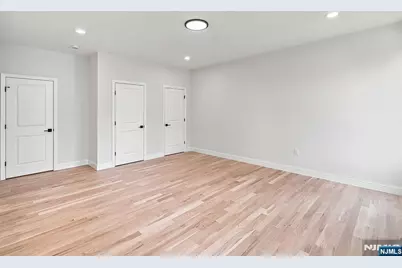 295 Georgian Drive, Paramus, NJ 07652 - Photo 39