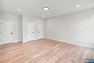 295 Georgian Dr, Paramus, NJ 07652 - Photo 39