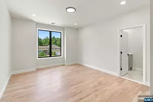 295 Georgian Dr, Paramus, NJ 07652 - Photo 33
