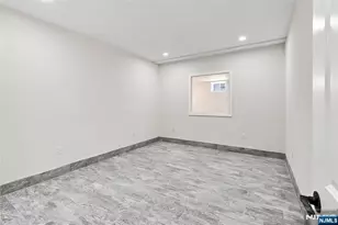 295 Georgian Dr, Paramus, NJ 07652 - Photo 47