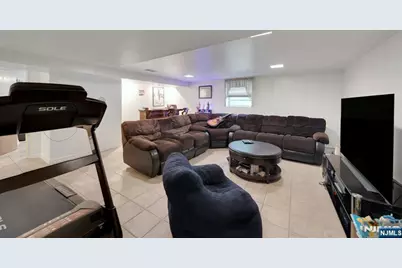 1527 10th Street, Fort Lee, NJ 07024 - Photo 27