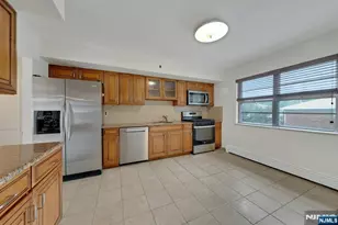 1527 10th St, Fort Lee, NJ 07024 - Photo 25