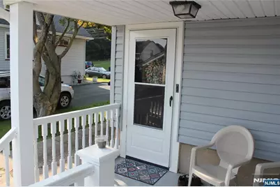 81 Savoy Place 2nd Floor #2nd Floor, Prospect Park, NJ 07508 - Photo 3