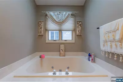 6 Livi Court 1 #1, Elmwood Park, NJ 07407 - Photo 23
