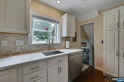 49 Washington Avenue, River Edge, NJ 07661 - Photo 17