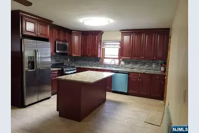 85 Linden Avenue, Elmwood Park, NJ 07407 - Photo 11